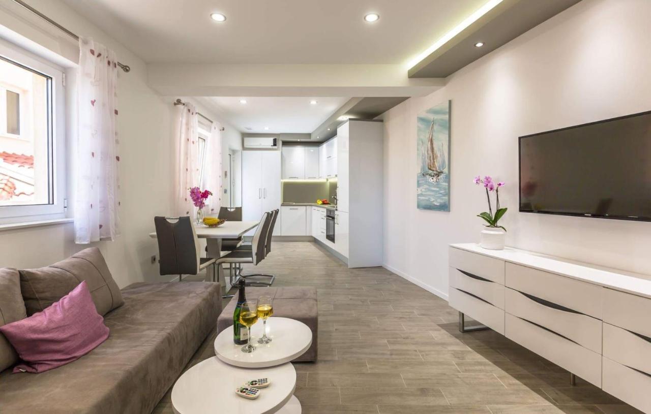 מאקרסקה Apartman Dva מראה חיצוני תמונה